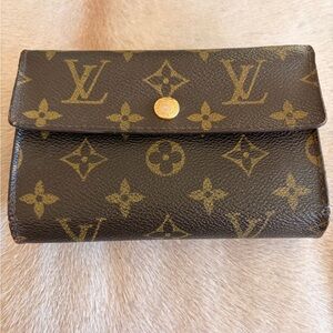 Louis Vuitton compact Monogram Wallet